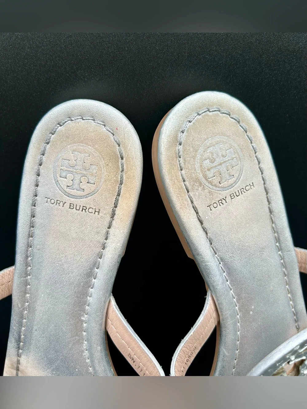 TORY BURCH Miller Thong Sandals - Silver Metallic Snakeskin - Texture. Size 8